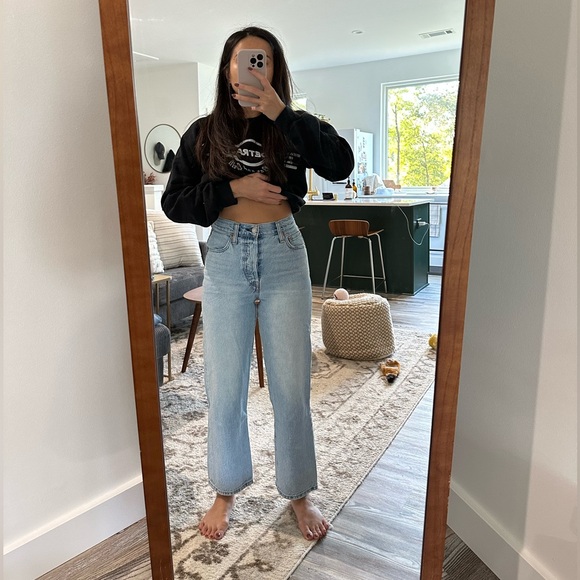 Levi’s Ribcage Straight Ankle Jeans, color Middle Road, Size 25 - Picture 2 of 8